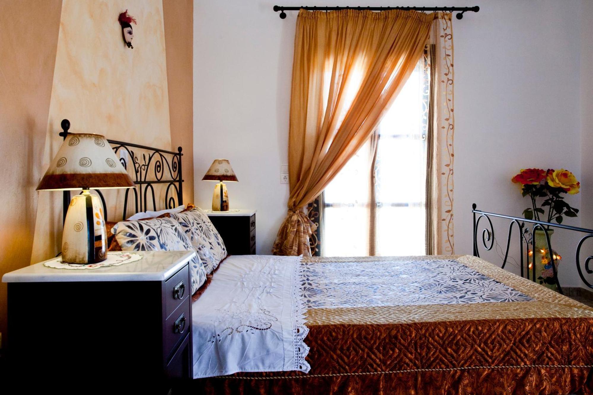 Villa Koronios Fira  Esterno foto